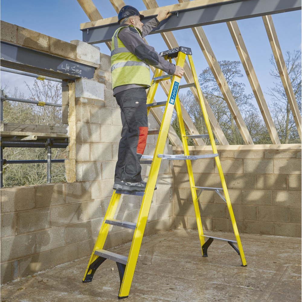 GRP TRADE STEPLADDER 8 THREAD 2.23MT